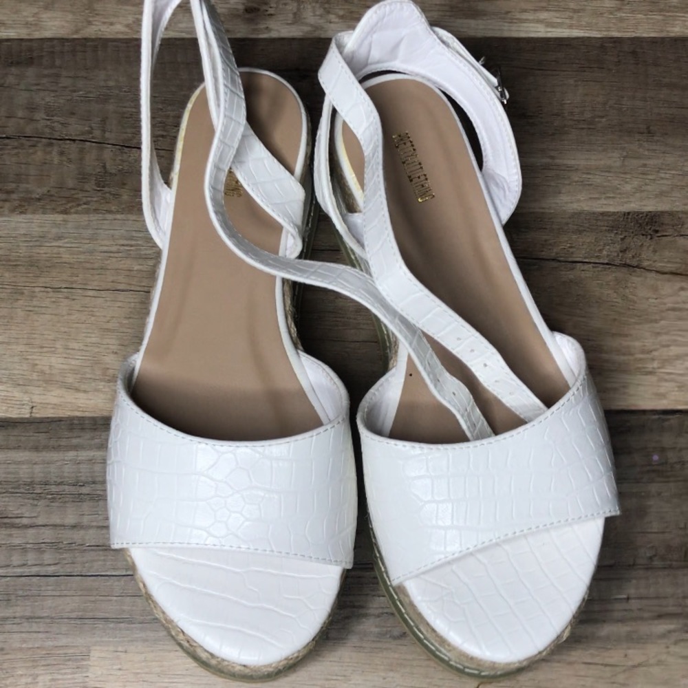 White Prettylittlething Platform Sandals